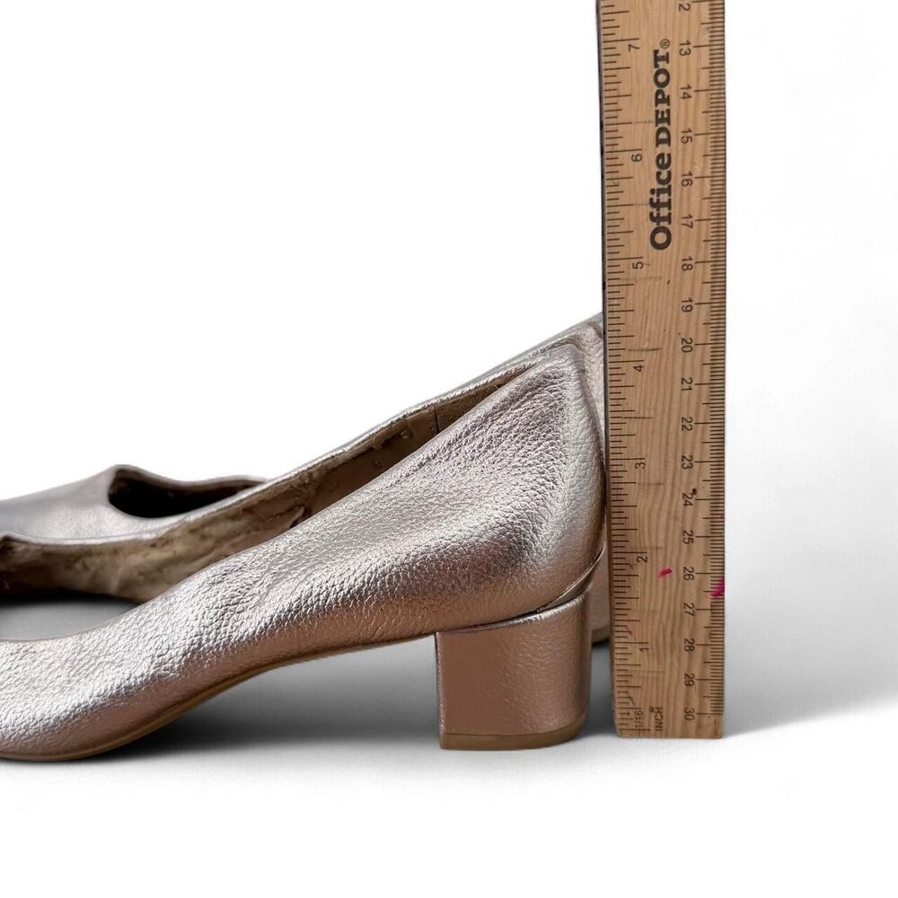 Metallic Champagne Gold Pebble Grain Leather Pointed Toe Low Block Heels - Picture 8 of 8